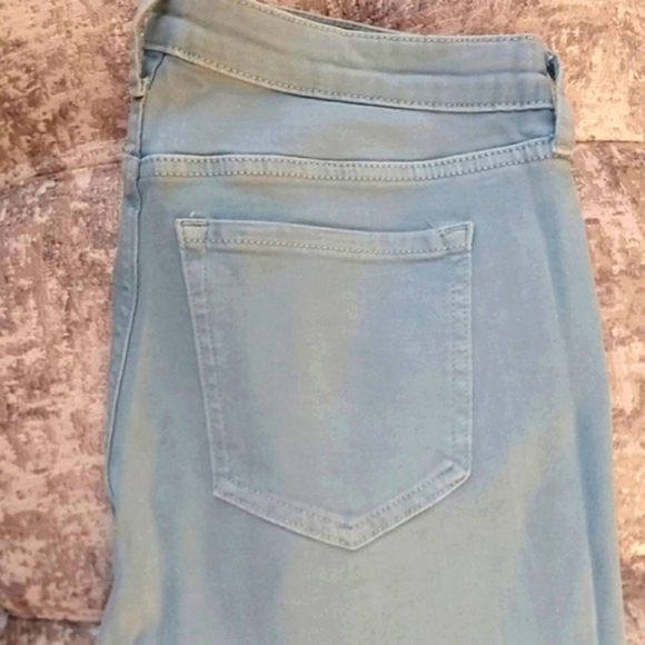 GAP Legging Crop - Picture 3 of 7